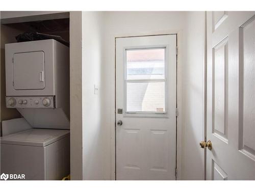 8 Grand Rapids Square, Brampton, ON - Indoor Photo Showing Laundry Room