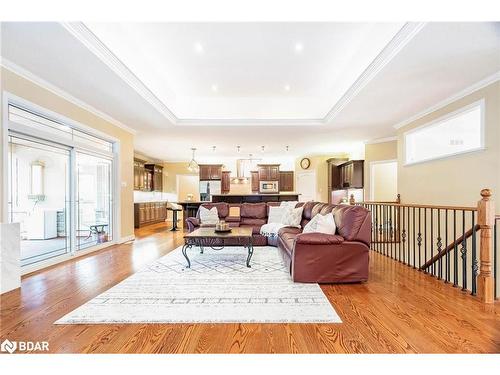 138 Knox Road E, Wasaga Beach, ON - Indoor Photo Showing Living Room