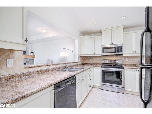 308-130 Steamship Bay Road, Gravenhurst, ON - Indoor Photo Showing Kitchen With Double Sink