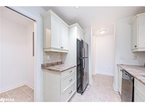 308-130 Steamship Bay Road, Gravenhurst, ON - Indoor Photo Showing Kitchen