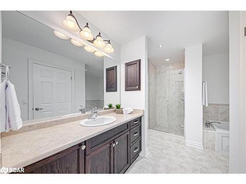 308-130 Steamship Bay Road, Gravenhurst, ON - Indoor Photo Showing Bathroom