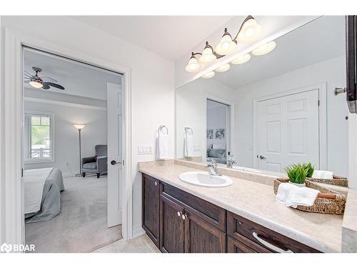 308-130 Steamship Bay Road, Gravenhurst, ON - Indoor Photo Showing Bathroom