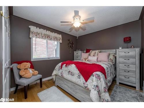 84 Kingsridge Road, Barrie, ON - Indoor Photo Showing Bedroom