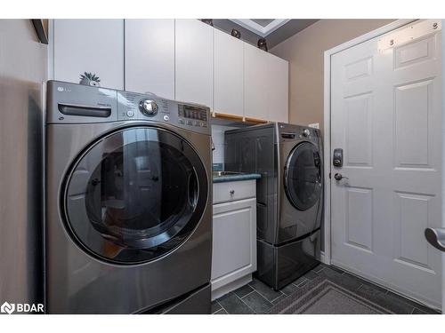 84 Kingsridge Road, Barrie, ON - Indoor Photo Showing Laundry Room