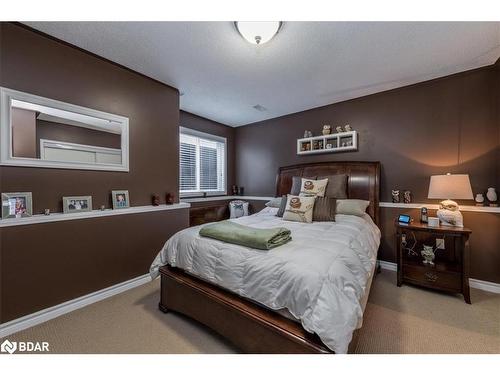 84 Kingsridge Road, Barrie, ON - Indoor Photo Showing Bedroom