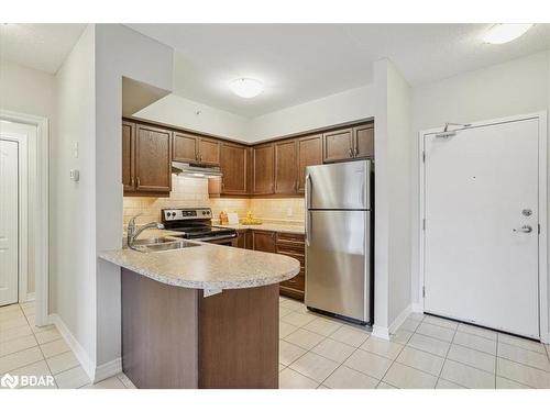 308-39 Ferndale Drive S, Barrie, ON - Indoor Photo Showing Kitchen With Double Sink