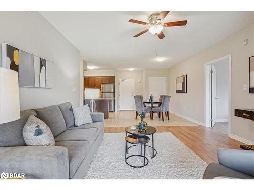 308-39 Ferndale Drive S, Barrie, ON - Indoor Photo Showing Living Room