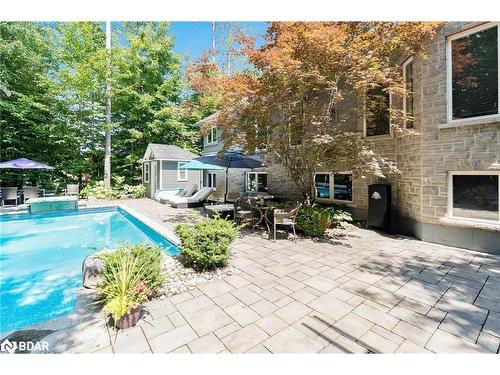 2 Reillys Run, Minesing, ON - Outdoor With In Ground Pool