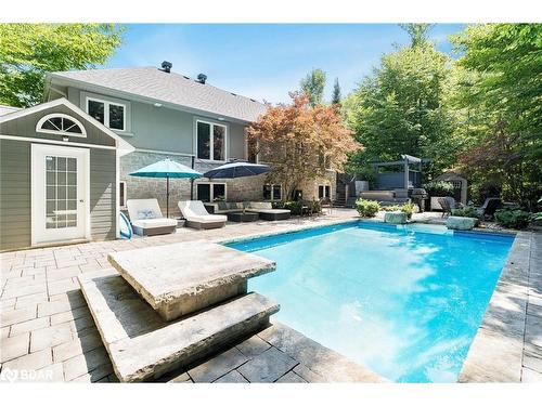 2 Reillys Run, Minesing, ON - Outdoor With In Ground Pool