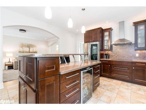 2 Reillys Run, Minesing, ON - Indoor Photo Showing Kitchen With Upgraded Kitchen