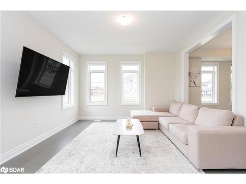 1246 Broderick Street, Innisfil, ON - Indoor Photo Showing Living Room