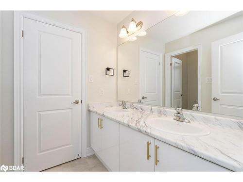 1246 Broderick Street, Innisfil, ON - Indoor Photo Showing Bathroom