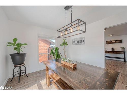 7 Bay Court, Penetanguishene, ON - Indoor Photo Showing Dining Room