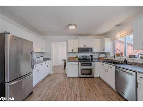 7 Bay Court, Penetanguishene, ON - Indoor Photo Showing Kitchen