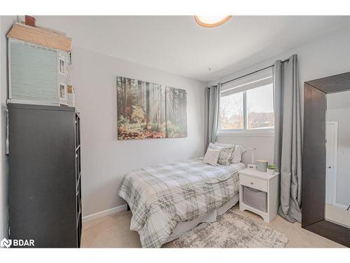 7 Bay Court, Penetanguishene, ON - Indoor Photo Showing Bedroom