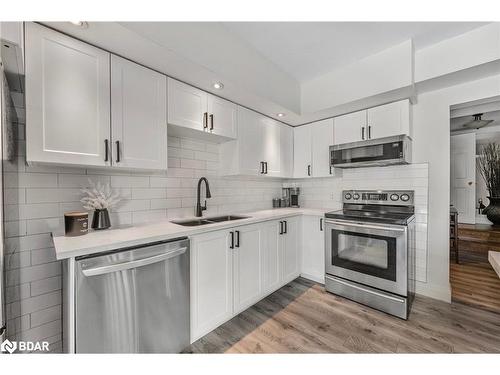 383 Codrington Street, Barrie, ON - Indoor Photo Showing Kitchen With Double Sink With Upgraded Kitchen