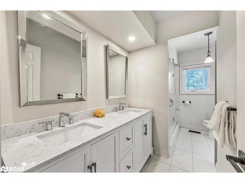 383 Codrington Street, Barrie, ON - Indoor Photo Showing Bathroom