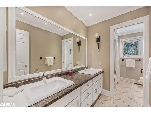 383 Codrington Street, Barrie, ON - Indoor Photo Showing Bathroom