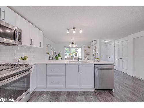 277 Nelson Street, Barrie, ON - Indoor Photo Showing Kitchen With Upgraded Kitchen