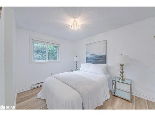 277 Nelson Street, Barrie, ON - Indoor Photo Showing Bedroom