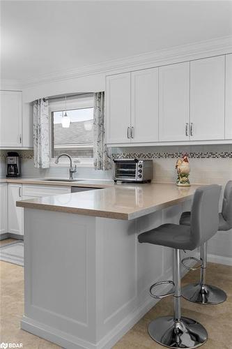 210 Anne Street N, Barrie, ON - Indoor Photo Showing Kitchen