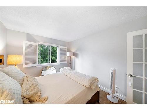 54-209472 26 Highway, The Blue Mountains, ON - Indoor Photo Showing Bedroom