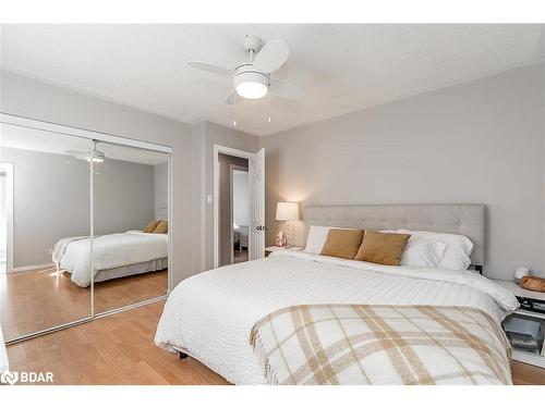 3152 Mosley Street, Wasaga Beach, ON - Indoor Photo Showing Bedroom