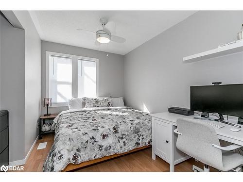 3152 Mosley Street, Wasaga Beach, ON - Indoor Photo Showing Bedroom