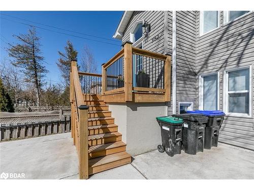 3152 Mosley Street, Wasaga Beach, ON - Outdoor