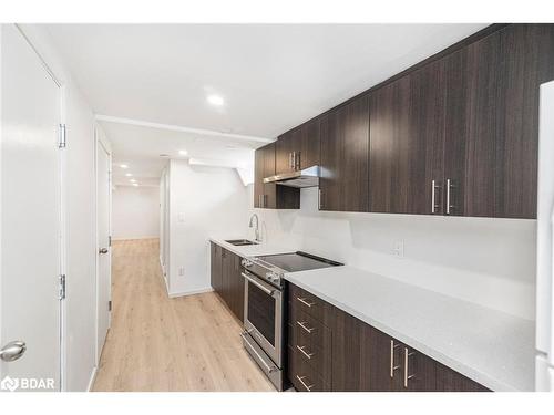 83 Edwina Court, Hamilton, ON - Indoor Photo Showing Kitchen