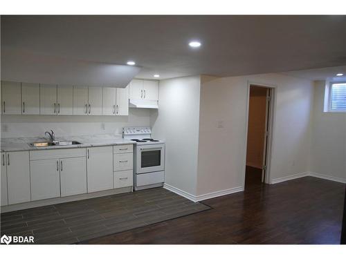 2096 Webster Boulevard, Innisfil, ON - Indoor Photo Showing Kitchen With Double Sink