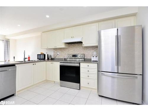 244 Esther Crescent Crescent, Thorold, ON - Indoor Photo Showing Kitchen