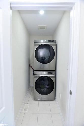 244 Esther Crescent Crescent, Thorold, ON - Indoor Photo Showing Laundry Room