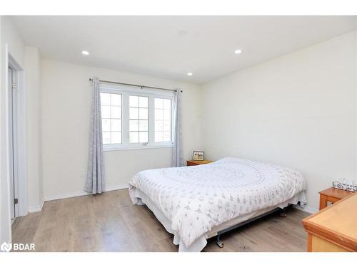 244 Esther Crescent Crescent, Thorold, ON - Indoor Photo Showing Bedroom