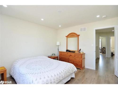 244 Esther Crescent Crescent, Thorold, ON - Indoor Photo Showing Bedroom