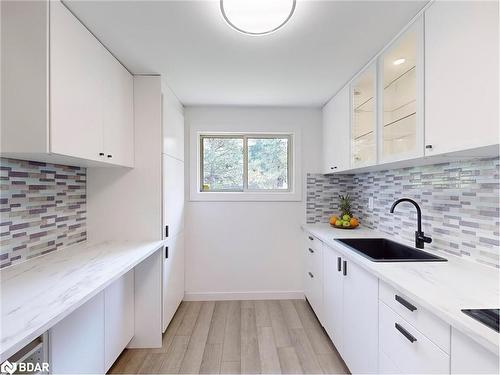 108-5 Shadowood Road, Barrie, ON - Indoor Photo Showing Kitchen