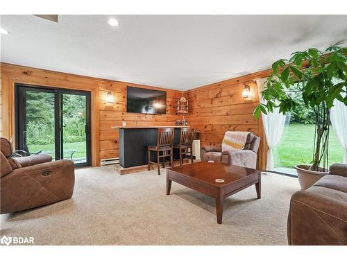 2 Mountainview Road, Mulmur, ON - Indoor Photo Showing Living Room