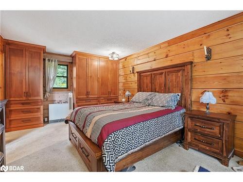 2 Mountainview Road, Mulmur, ON - Indoor Photo Showing Bedroom