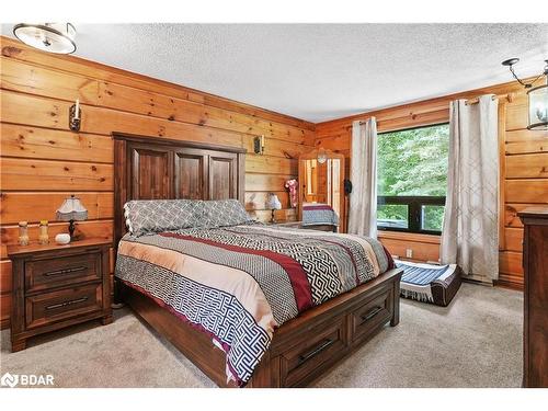 2 Mountainview Road, Mulmur, ON - Indoor Photo Showing Bedroom