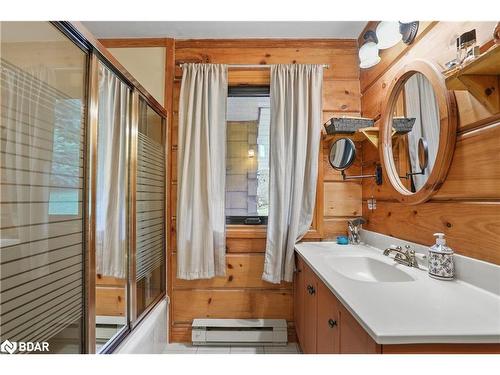 2 Mountainview Road, Mulmur, ON - Indoor Photo Showing Bathroom