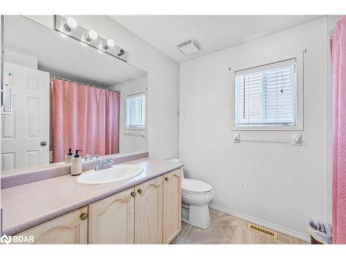 8 Clute Crescent, Barrie, ON - Indoor Photo Showing Bathroom