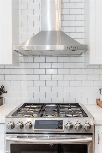 17 Clear Spring Avenue, Georgina, ON - Indoor Photo Showing Kitchen With Stainless Steel Kitchen With Upgraded Kitchen