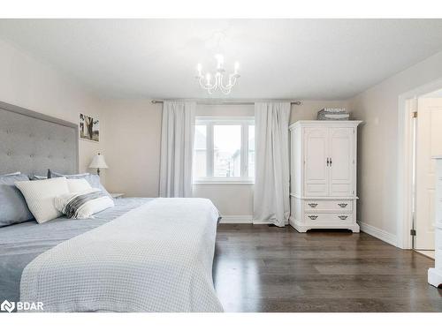 17 Clear Spring Avenue, Georgina, ON - Indoor Photo Showing Bedroom