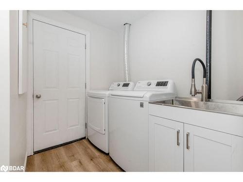 17 Clear Spring Avenue, Georgina, ON - Indoor Photo Showing Laundry Room