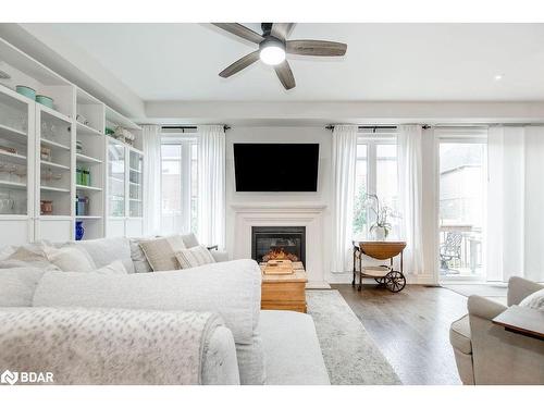 17 Clear Spring Avenue, Georgina, ON - Indoor Photo Showing Living Room With Fireplace