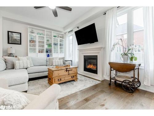 17 Clear Spring Avenue, Georgina, ON - Indoor Photo Showing Living Room With Fireplace