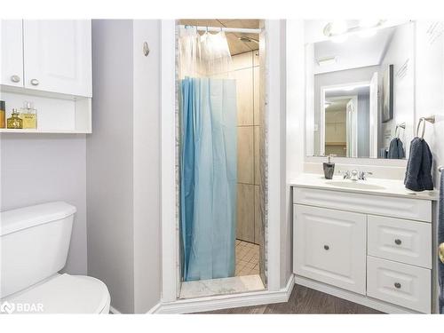 220 Mary Anne Drive, Barrie, ON - Indoor Photo Showing Bathroom