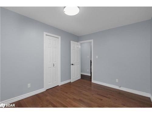 16 Joy Avenue, Oro-Medonte, ON - Indoor Photo Showing Other Room