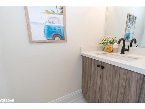 27 Muirfield Drive, Barrie, ON - Indoor Photo Showing Bathroom