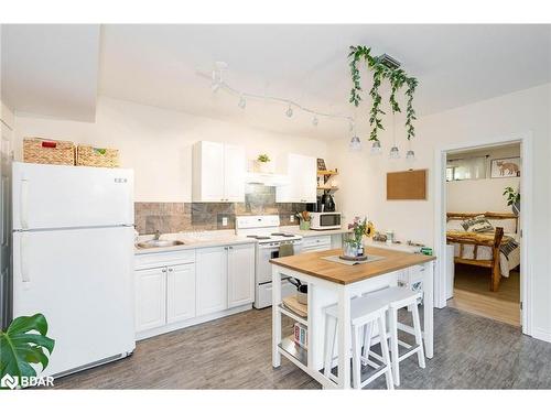 107 Revell Street, Gravenhurst, ON - Indoor Photo Showing Kitchen